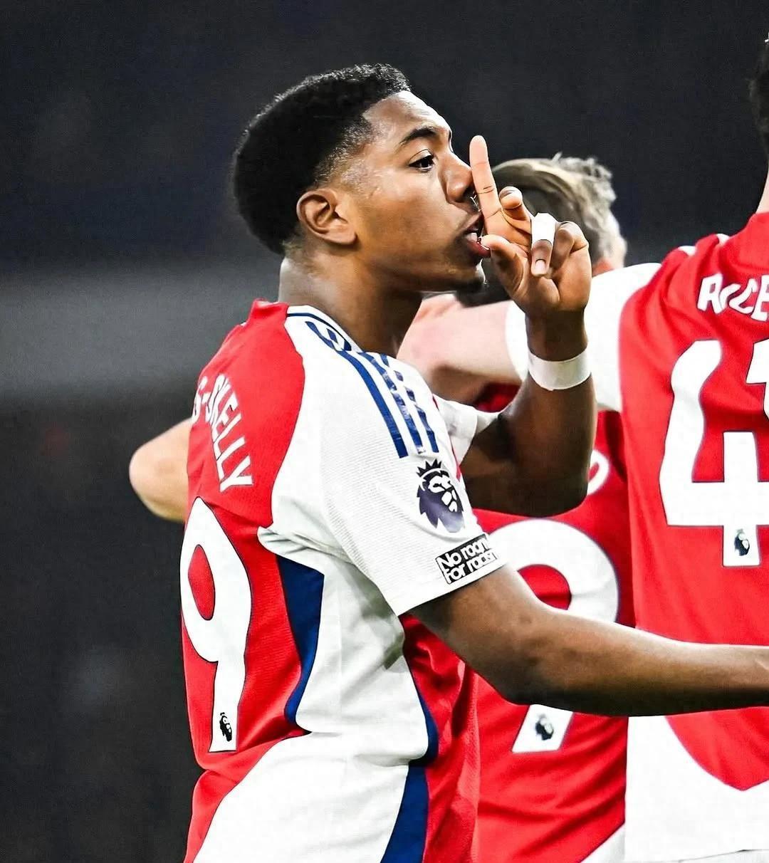 乐鱼体育APP下载-内马尔新星险胜表现突出，阿森纳前途光明！赛场气氛高涨-乐鱼体育APP下载