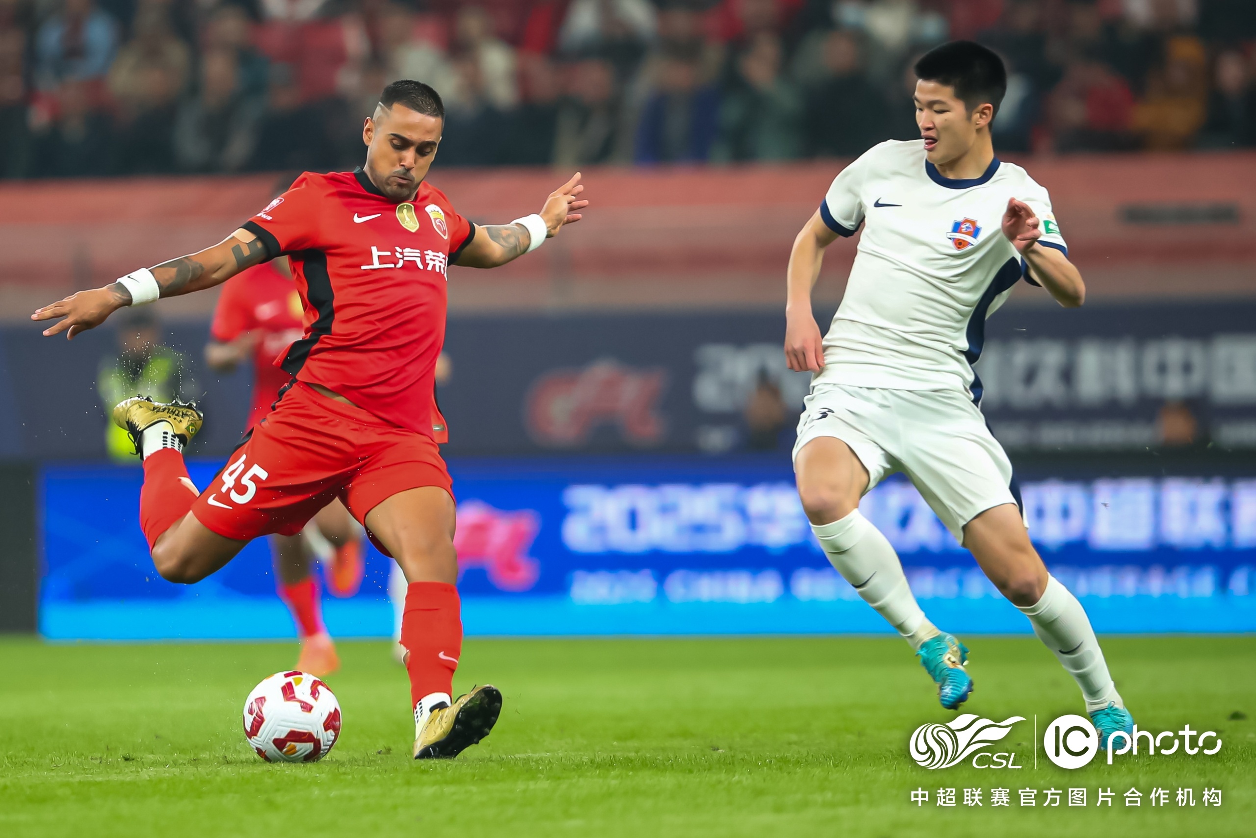 赛前上海久事备战意大利杯；外线爆发细节曝光；赛场秩序良好；球探报告显示潜力的简单介绍