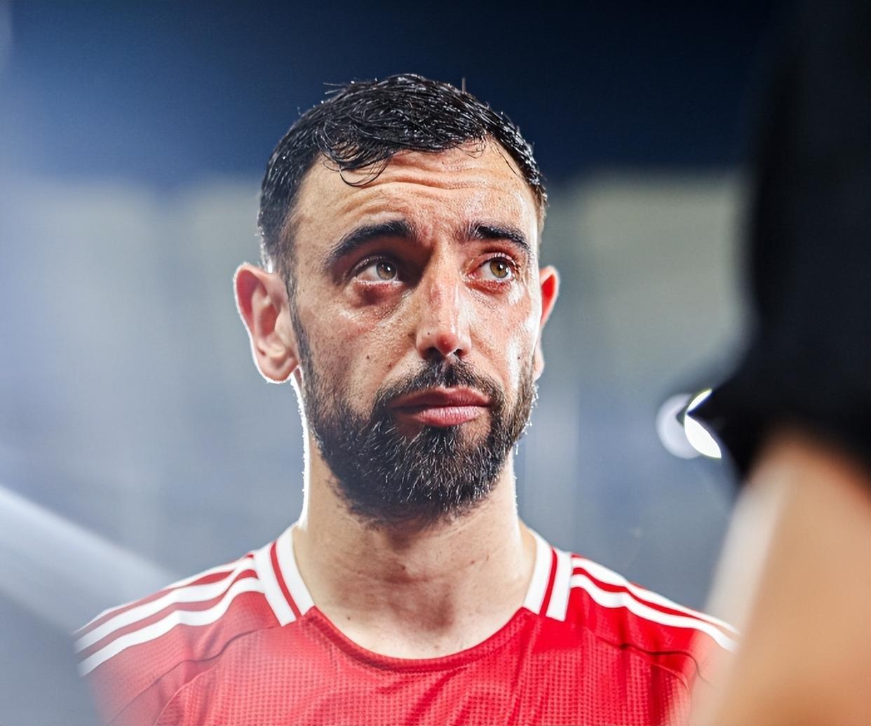 清晨曼联调整名单以备NBA季后赛，队长鼓劲环节打磨，信心回归，心理建设被强调的简单介绍