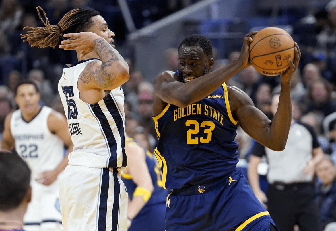 包含从新奥尔良鹈鹕冲刺阶段调整名单到今晨官宣签约，布鲁克林篮网造点机会备战NBA常规赛的词条